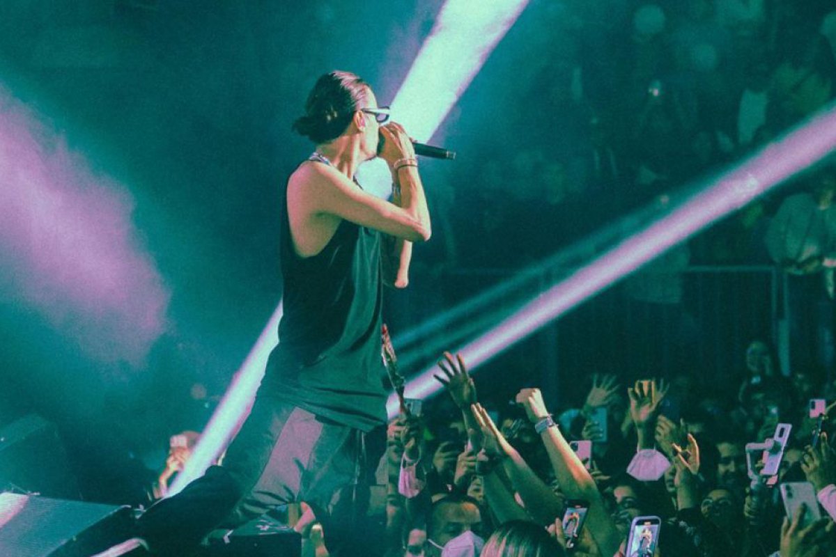 "Fuera del Mercado" en "Best Latin Songs" de Billboard