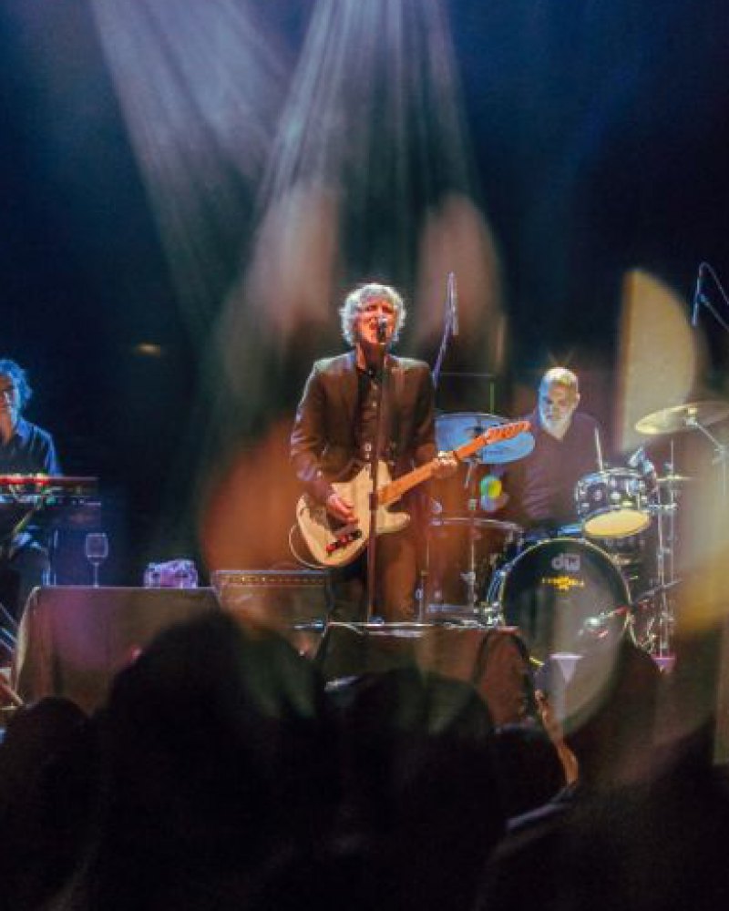 Mikel Erentxun conquista el Teatro Metropólitan